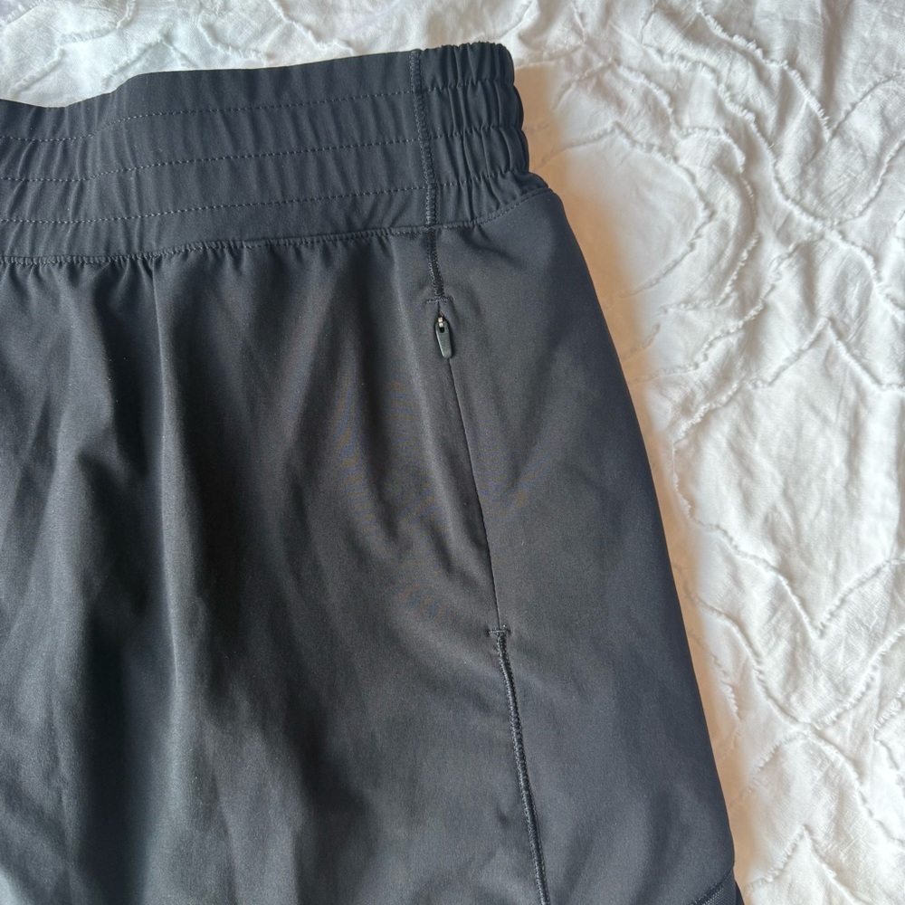 Lululemon Black Hotty Hot Skort Skirt Waist Band Mesh Detail - Picture 4 of 9